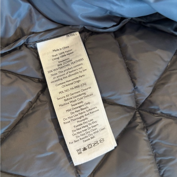 Women's black down Eddie Bauer jacket 2X - Picture 3 of 7